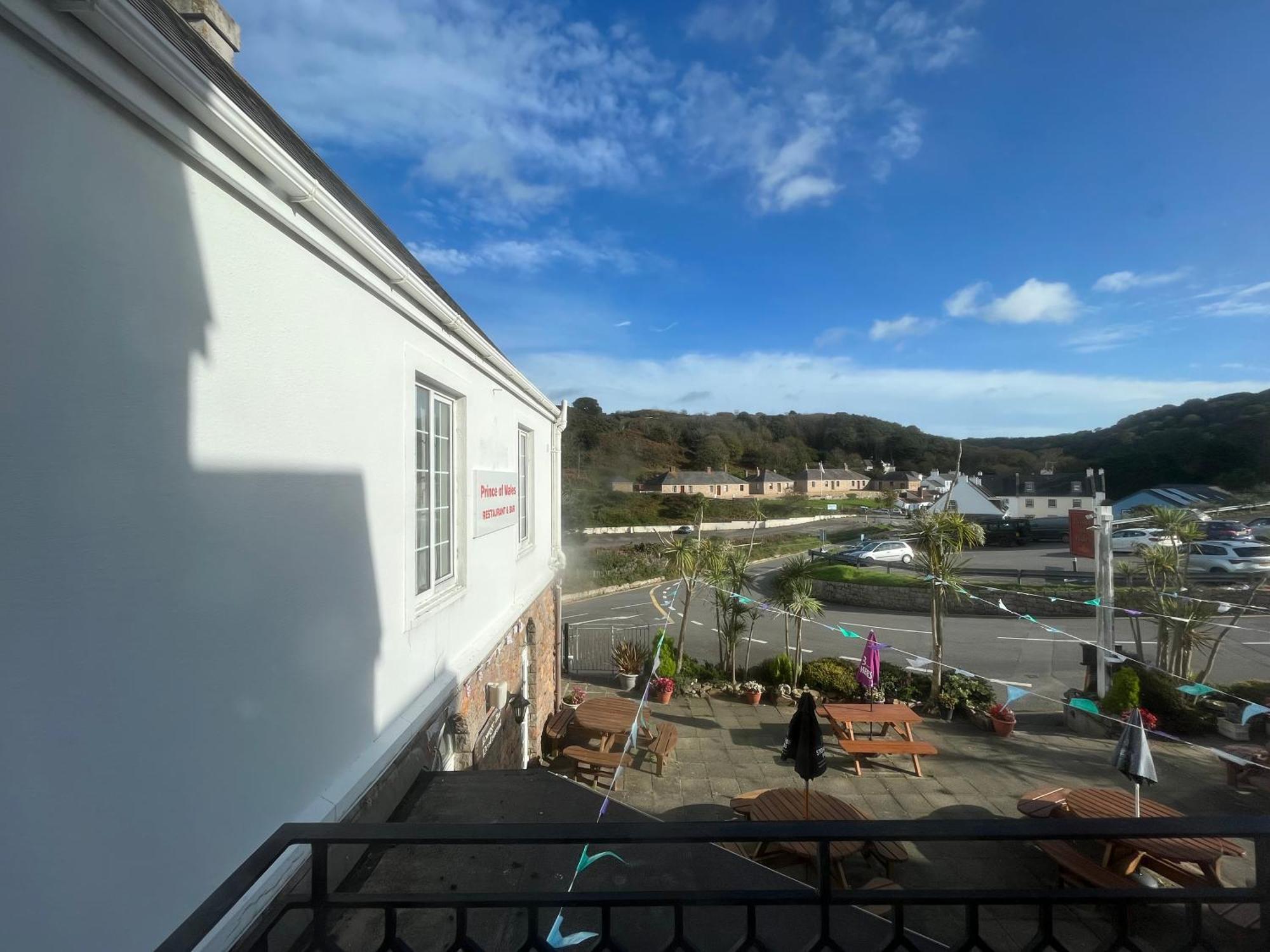 The Prince Of Wales Hotel St Ouen's Exterior photo